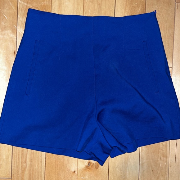 Zara highway short no tags, but never worn - Picture 2 of 3
